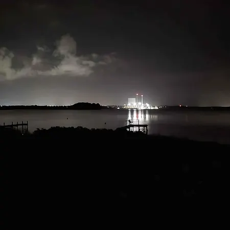 度假居 Exclusive Location At The Waters Edge 科灵