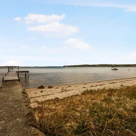 Exclusive Location At The Waters Edge