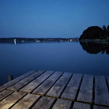 度假居 Exclusive Location At The Waters Edge *