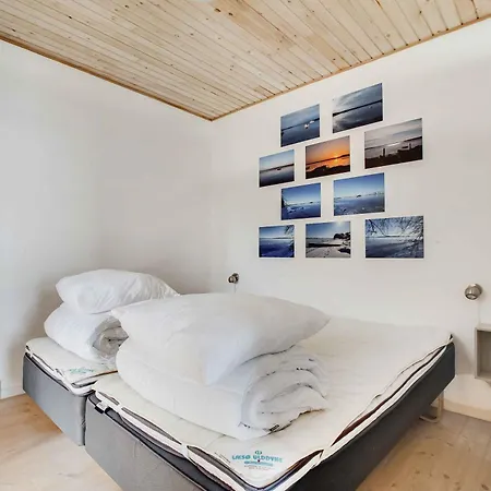 Exclusive Location At The Waters Edge 科灵