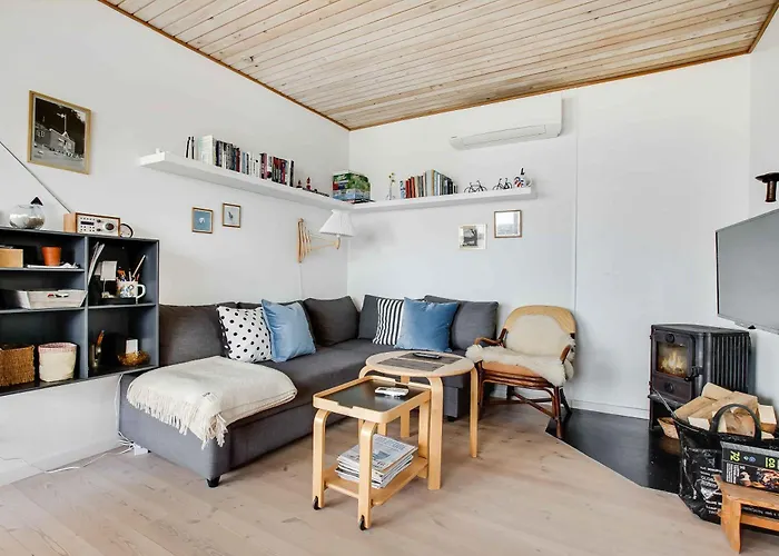 Exclusive Location At The Waters Edge 度假居 科灵